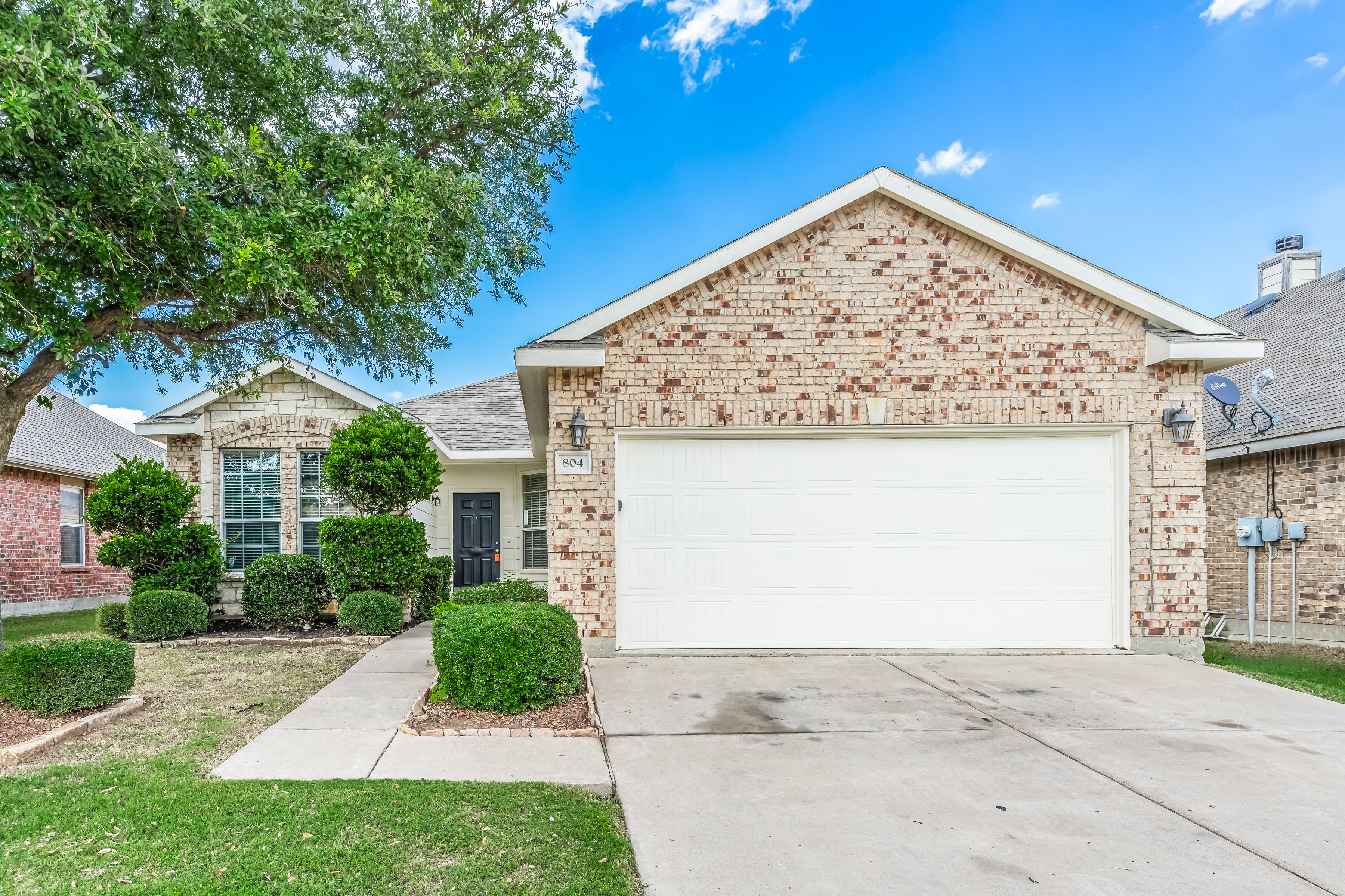 804 Sheryn Dr Burleson, TX 76028